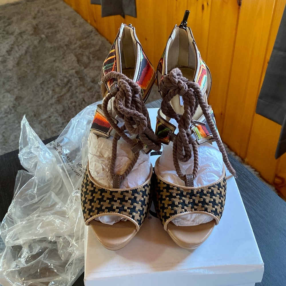 Hot in Hollywood heels size 8.5